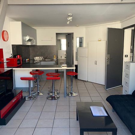 Appartement T3 Tout Confort En Duplex A 20Mn A Pied Du Centre-Ville Avec Tv Et Wifi La Rochelle  Exteriör bild